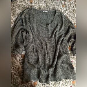 🎁 green knit sweater